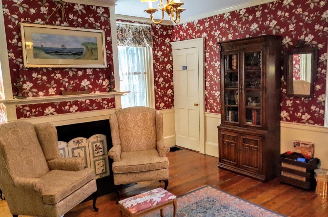 Clark Currier Inn ニューベリーポート エクステリア 写真